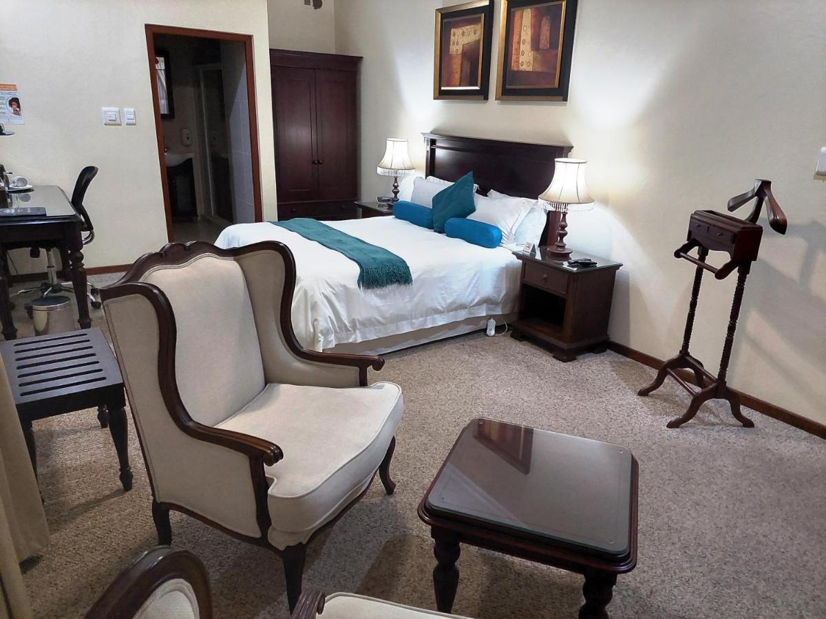 26 On Chamberlain Guest House كوينزتاون المظهر الخارجي الصورة