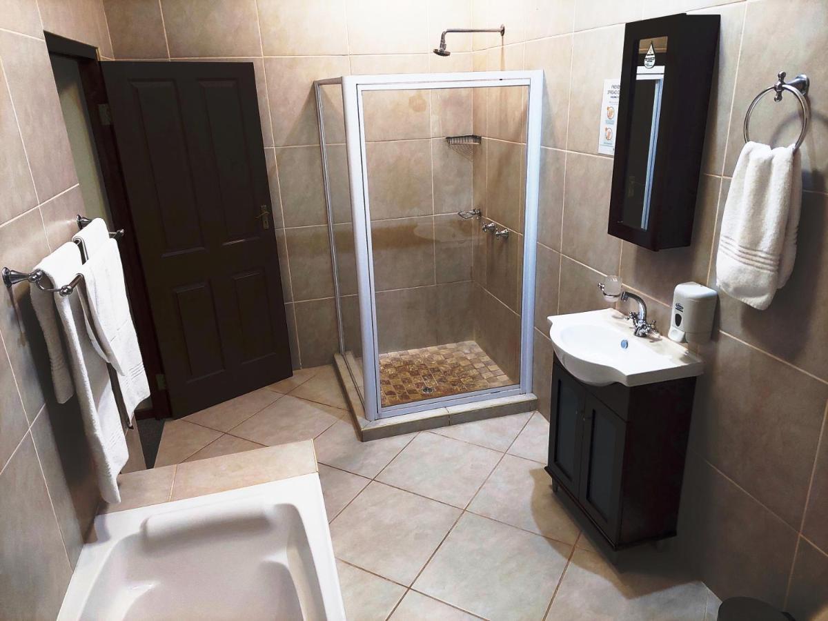 26 On Chamberlain Guest House كوينزتاون المظهر الخارجي الصورة