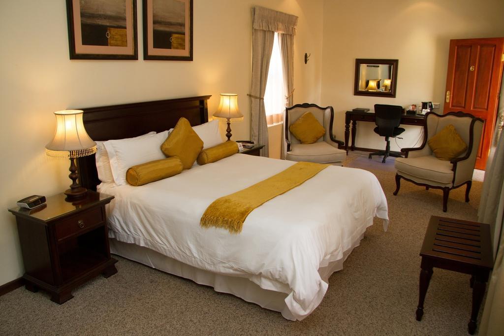 26 On Chamberlain Guest House كوينزتاون الغرفة الصورة