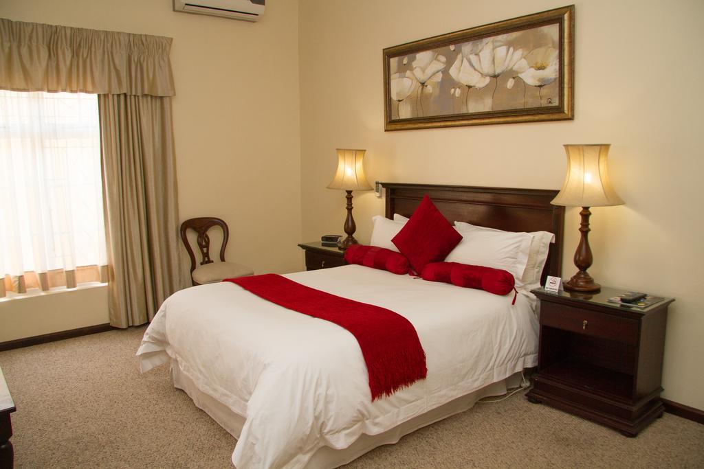 26 On Chamberlain Guest House كوينزتاون الغرفة الصورة