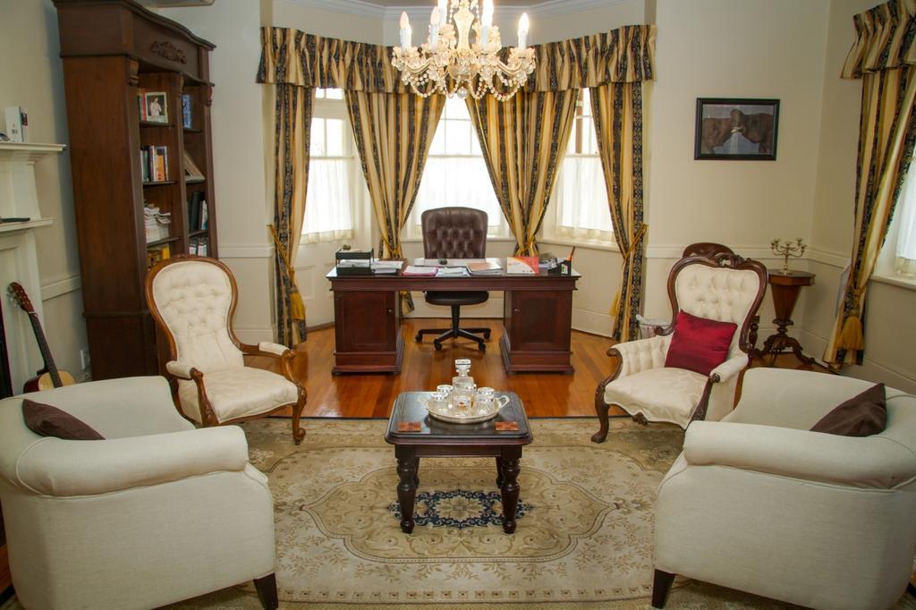 26 On Chamberlain Guest House كوينزتاون المظهر الخارجي الصورة
